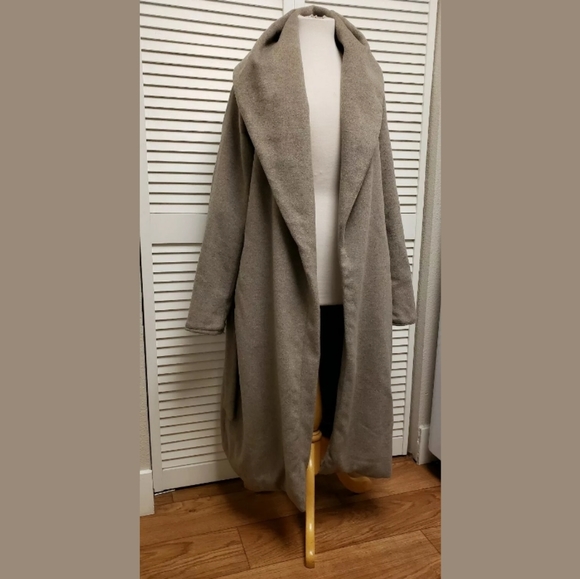 SOLD. ZARA Robe Coat Wool w/ Shawl Collar and Belt - Picture 7 of 8